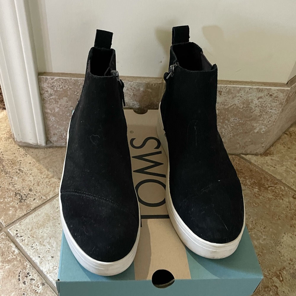 Toms Jamie black suede slip-on booties Size 7